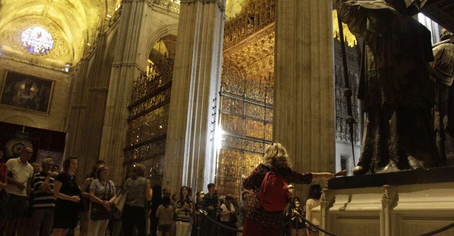 Highlights of Seville Monuments private Guided Tour - Seville Cathedral and Giralda: Columbus, huge altar, big views