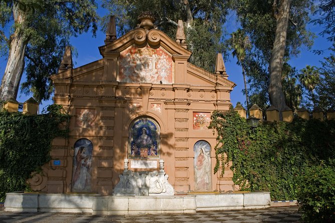 History of Women of Seville Private Tour - The legend of the two sisters: learning how myths live in streets