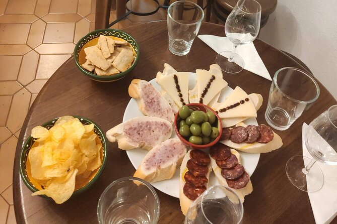 Indulge in Cordoba: Local Wines & Tapas Tasting - What the timeline feels like at night