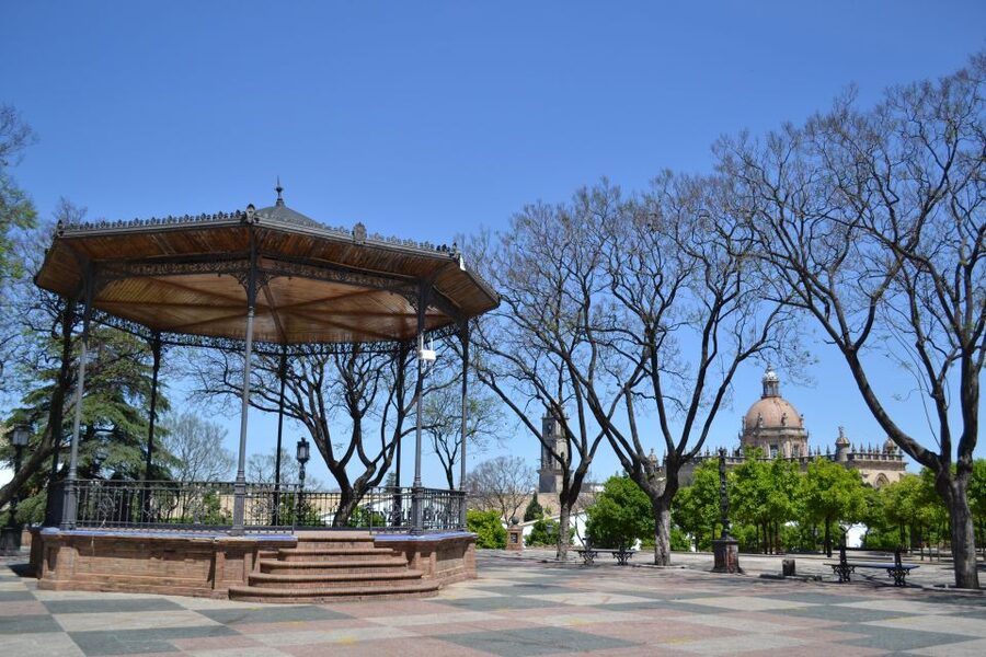 Jerez de la Frontera: 1.5-Hour Walking Tour with a Guide - Tickets, entrances, and what you should plan for