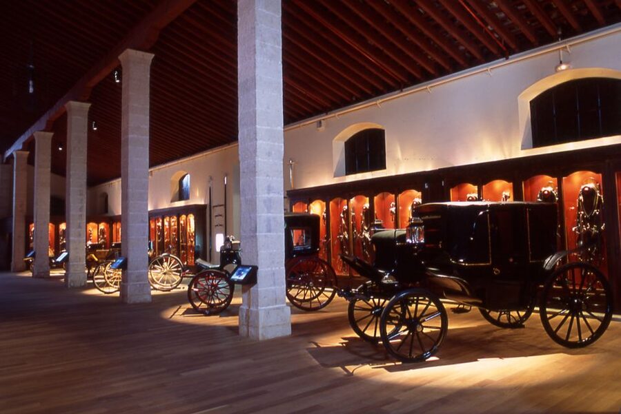 Jerez de la Frontera: Andalusian Horse Dance and Museums - What about rules like cameras and smoking?