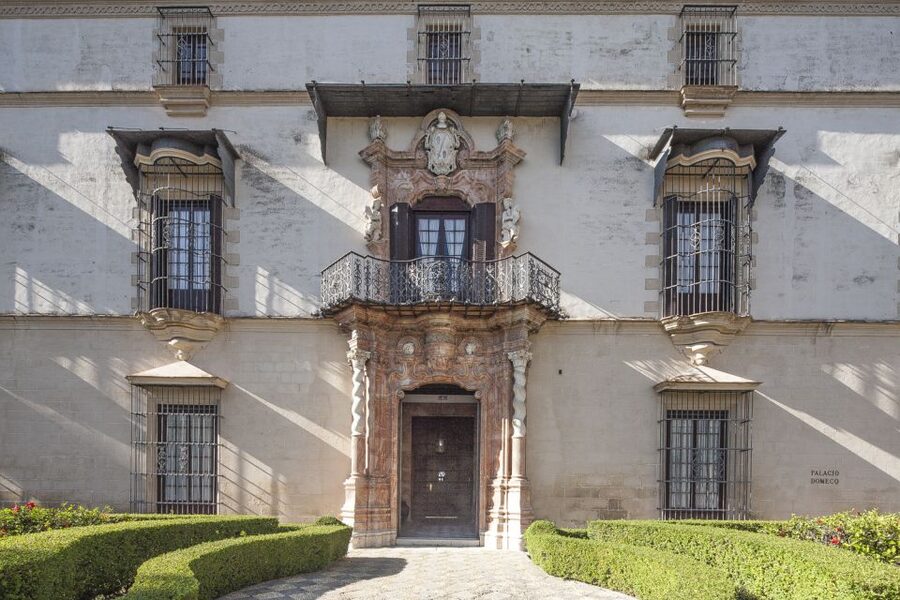 Jerez de la Frontera: Palacio Domecq Entrance Ticket - Entering through the main entrance, then moving around the “heart” of the home