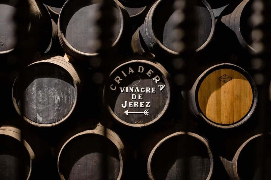 Jerez: Tour Bodegas Páez Morilla ESPAÑOL/DEUTSCH - Family history, old label collections, and early Jerez photos