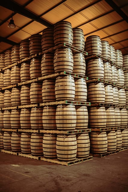 Jerez: Tour Bodegas Páez Morilla ESPAÑOL/DEUTSCH - The Sherry Casks area: barrels, aging, and the whiff of real work