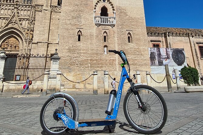 Kickscooter electric tour Sevilla - Plaza de España and Jardines de Murillo: Where Photos Feel Easy