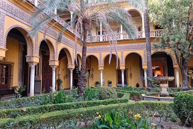 Las Dueñas Palace Guided Tour in Seville with Entrance Included - The Alba family angle: why the Duchess of Alba matters