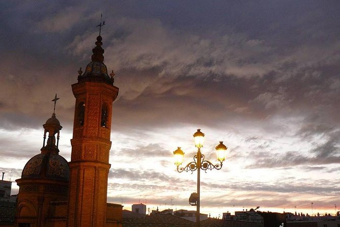 Legends of Triana Walking Tour in Spanish - Calle Betis and Triana’s flamenco identity