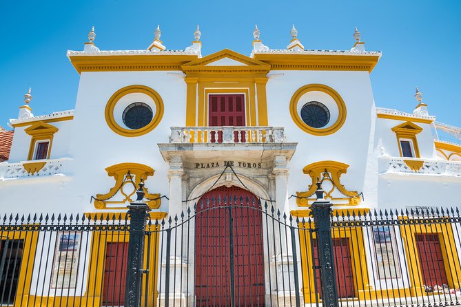 Monumental Economic tour with booking fee Seville - Puerta de Jerez: A Quick Start With City-Gate Energy