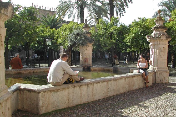 Mosque-Cathedral, Alcazar & Jewish Quarter with Tickets - Mezquita-Catedral: where the building tells the story