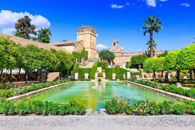 Mosque-Cathedral, Alcazar & Synagogue with Skip the Line Tickets - Start smart at the Oway Tours meeting point