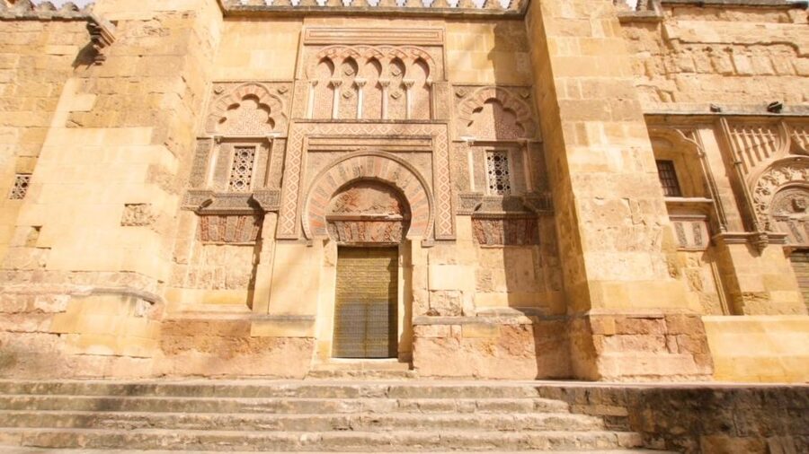 Mosque-Cathedral of Cordoba: Entry Ticket and Guided Tour - Inside the Layers: Umayyad, Byzantine, Christian Art You Can Actually Follow