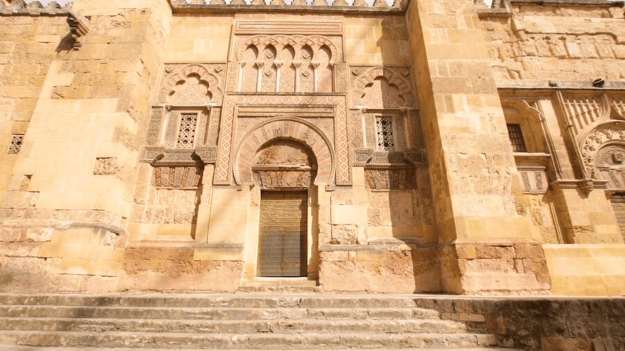 Mosque-Cathedral of Cordoba: Entry Ticket and Guided Tour - Where You Meet and How to Spot Your Guide