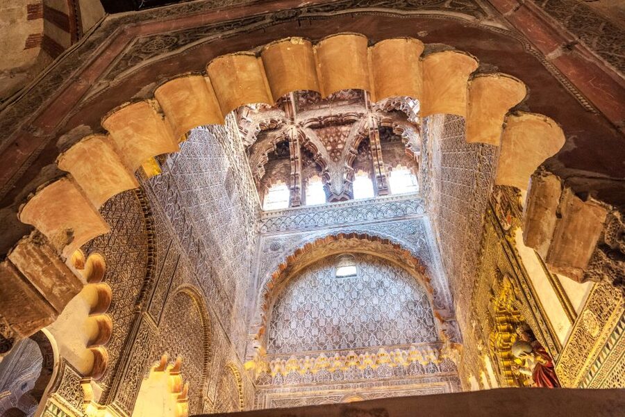 Mosque-Cathedral of Córdoba Guided Tour with Tickets - Photos, stained glass, and the details that reward slow looking
