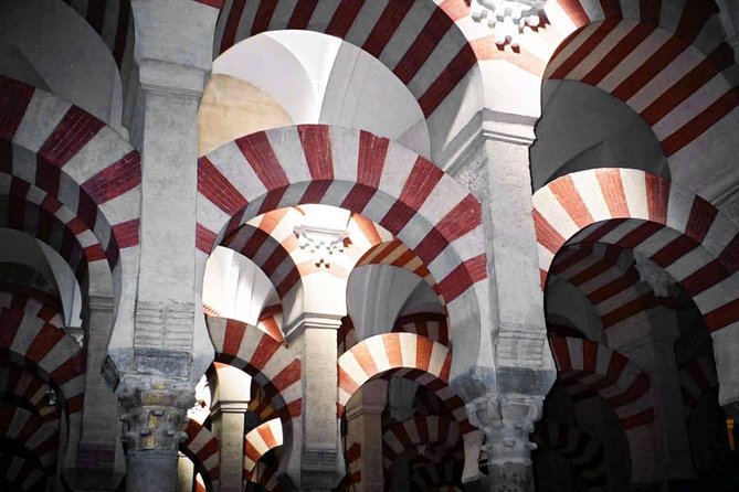 Mosque of Cordoba History Tour in English Tickets included - Arriving at Fuente de Santa María, then getting your bearings fast