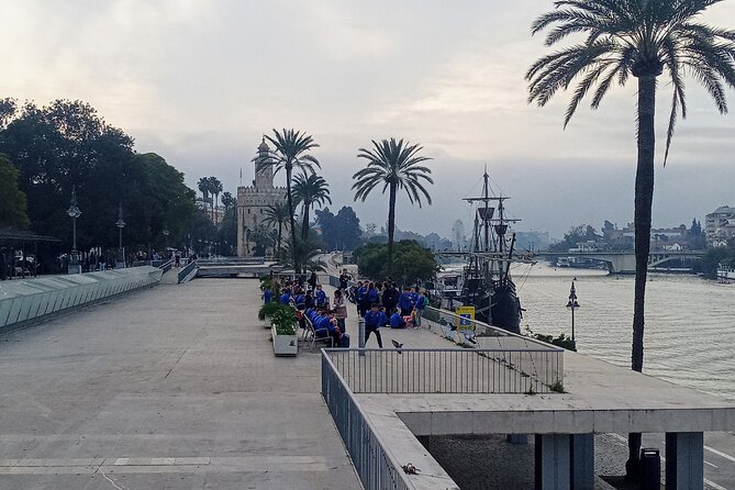 Must See Running Tour Of Sevilla - Plaza de España: The Photo Magnet That Also Teaches the City