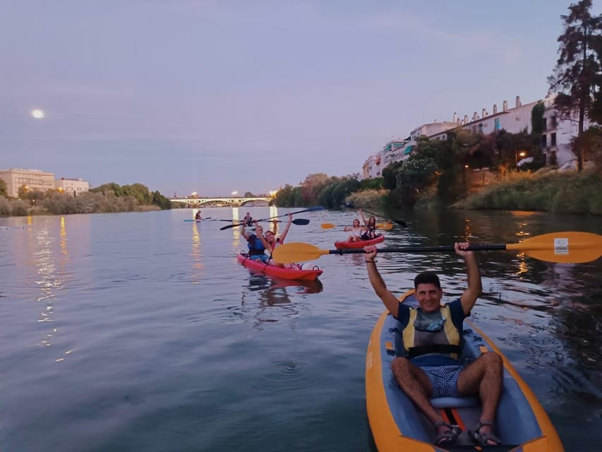 Night Kayak: Historic Seville, Triana and La Cartuja - Language and the human side: the guide makes the difference