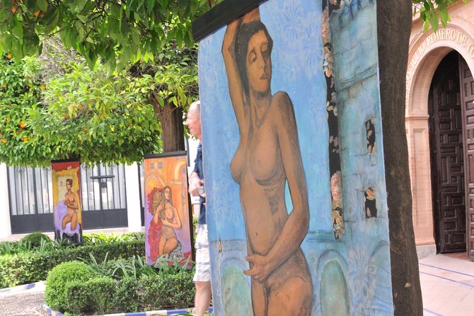Off the Beaten Path: Seville Urban Walking Tour - Plaza Nueva to the Cathedral and Giralda views, without losing the plot
