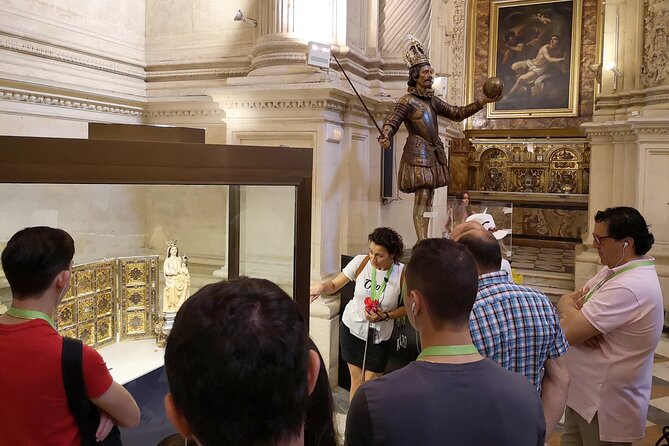 Private Alcazar, Giralda and Cathedral of Seville Tour - The guide is the product, so pay attention to pace and style