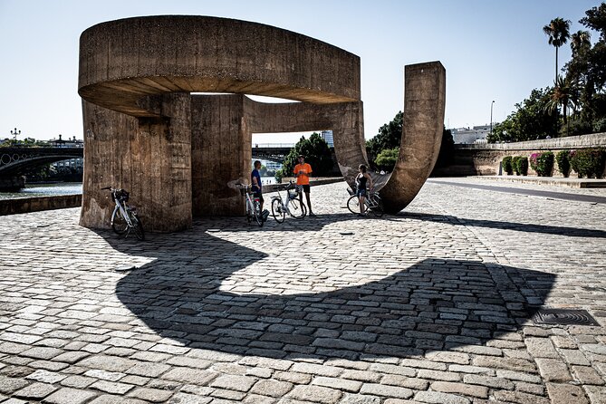 Private Bike Tour Seville - Torre del Oro and Palacio de San Telmo: River Views and City Edges