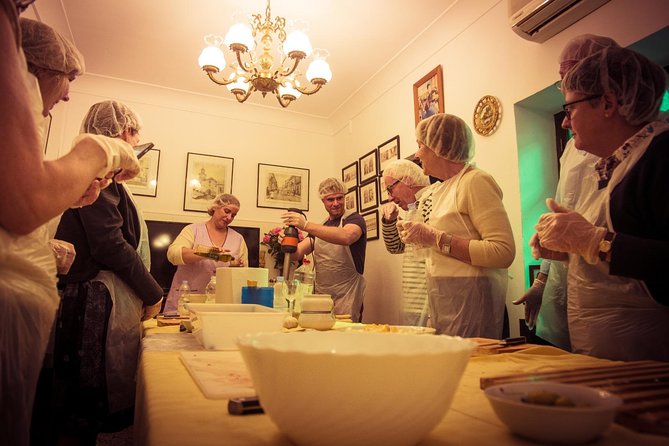 Private Cooking Class in Traditional Andalusian Housing - Price and value: What $478.23 per person is buying
