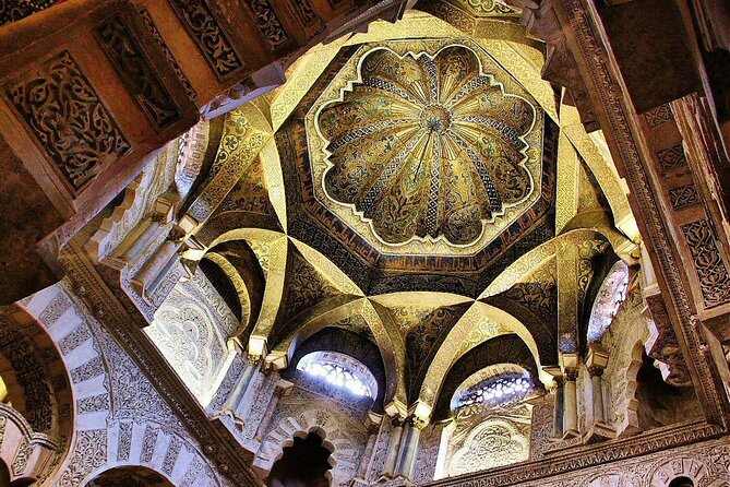 Private Cordoba & Seville Tour with a Finale Horse Carriage Ride - Driving to Seville and the lunch reset that keeps the day realistic