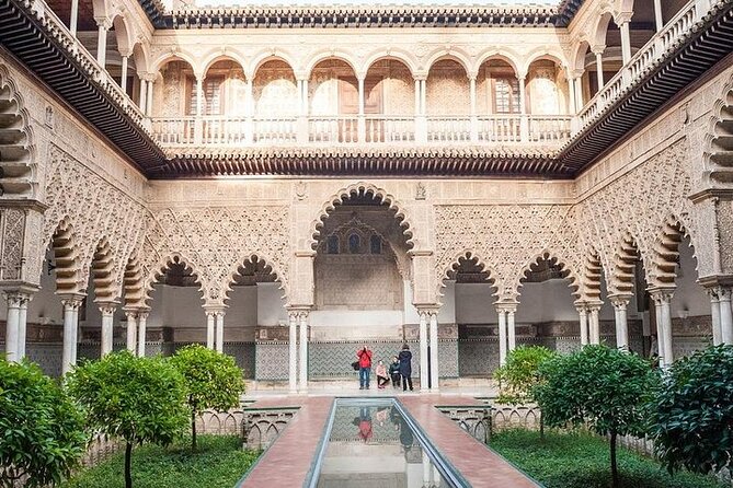 Private Day Trip from Cadiz port to Seville (tickets and transport included) - Who should book this private Seville day trip from Cadiz