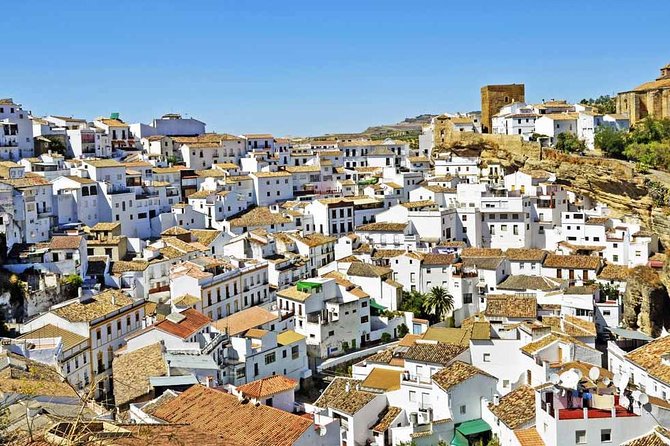 <em>Private Day Trip</em> from Cádiz: The White Towns of Andalusia – Key Things to Know Before You Go’ /></p>
<ul>
<li><strong>Private format, only your group</strong> means the pace and questions stay personal.</li>
<li><strong>Guided city-center visits</strong> at Arcos de la Frontera and Zahara de la Sierra keep your time efficient.</li>
<li><strong>Grazalema includes extra time</strong> (about 3 hours) with a mirador stop and a lunch break.</li>
<li><strong>Comfort matters</strong>: transport by air-conditioned minivan plus pickup and drop-off in Cádiz.</li>
<li><strong>English offered</strong>, with the possibility of a multi-lingual guide depending on operation.</li>
</ul>
<h2>Private White Towns Day Trip from Cádiz: How This Route Makes Sense</h2>
<p><img width="669" height="446" decoding="async" src=