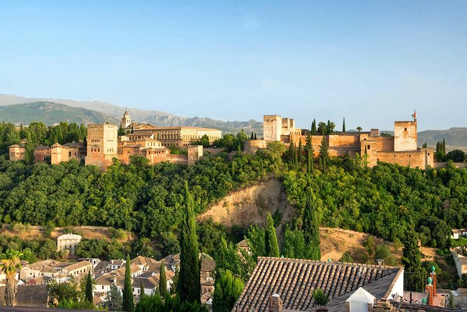 Private Granada Day Trip including Alhambra and Generalife from Seville - Generalife Gardens: the calm break inside the palace world