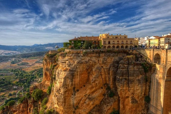 Private Guided Day Trip to the White Villages and Ronda from Seville - Arcos de la Frontera: A Quick Stroll with Big View Energy
