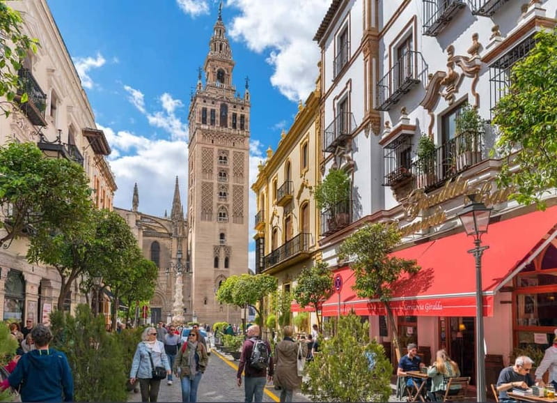 Private Guided Tour of Complete Seville and Jewish Quarter - The General Archive of the Indies: a quick visit with big meaning