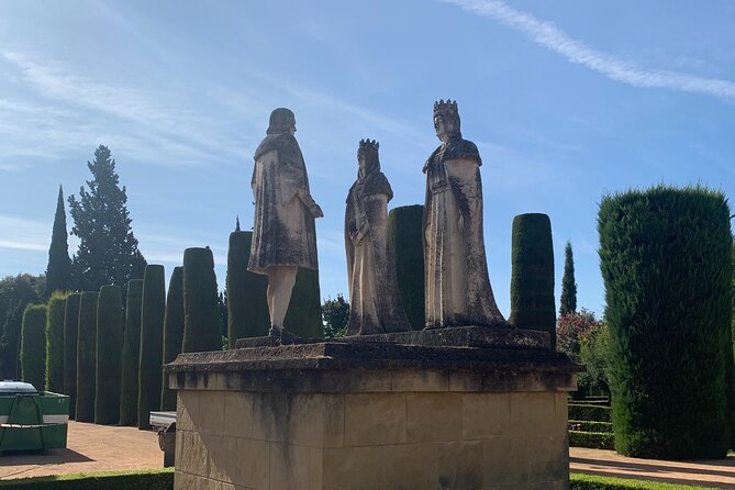 Private guided tour of the Alcazar de los Reyes Cristianos - Should you book the private Alcázar tour?