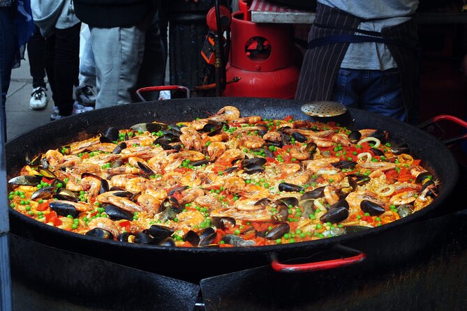 Private Healthy Food Experience and Walking Tour in Cadiz - San Sebastián by the bridge and the sea legend you’ll actually remember