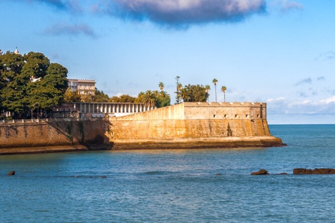 Private Healthy Food Experience and Walking Tour in Cadiz - La Caleta Beach, then Santa Catalina: military design you can spot
