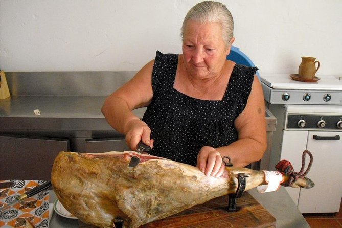 Private Iberian ham tour to the Sierra de Aracena - Aracena castle walk: a short move after heavy eating
