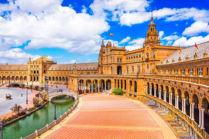 Private Monumental Walking Tour in Seville - Catedral de Sevilla and Torre Giralda: what to look at in 40 minutes
