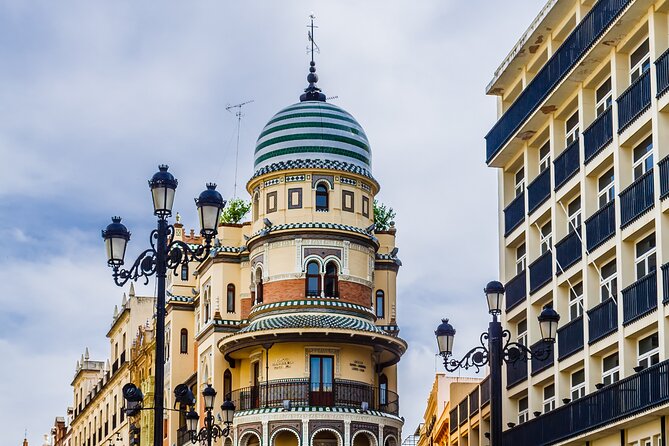 Private Monumental Walking Tour in Seville - Plaza del Triunfo: UNESCO monuments lined up like a set
