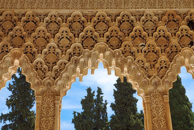 Private official tour guide for visit to Alhambra in Granada from Cordoba Hotel - Generalife gardens in a tight 30 minutes
