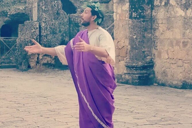 Private Theatrical Journey with Roman Emperor in Italica - Stop 1 at the Archaeological Ensemble: It feels like a Roman audience with Hadrian