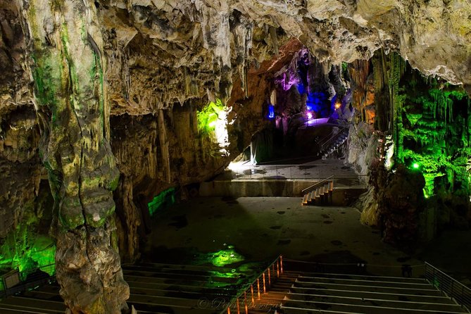 Private tour and shore excusion of Gibraltar from Cadiz - Gibraltar’s most memorable feature is the mix