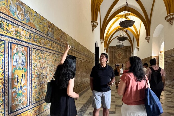 Private tour and tickets of Alcazar & Cathedral of Seville - How the Best Guides Change Your Visit (Laura, Samuel, Beatriz, and Alba)