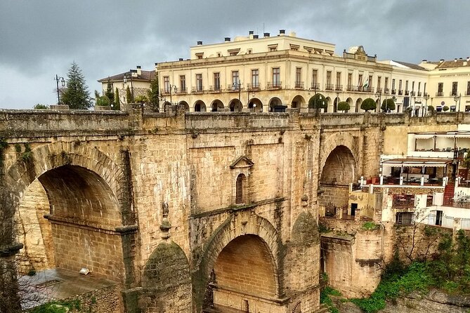 Private Tour from Seville to Setenil and Zahara and Ronda - Lunch gap: what to plan so the day stays easy