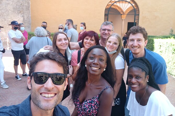 Private Tour Jewish Quarter, center and Plaza de España - Courtyards, narrow lanes, and the aqueduct behind the scenes