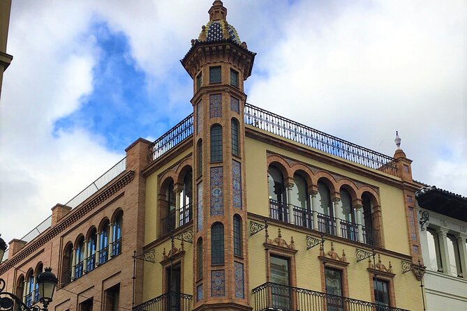Private tour of Seville highlights - Cathedral Exteriors and the Giralda: Look for the Pregnant Woman Weather Vane