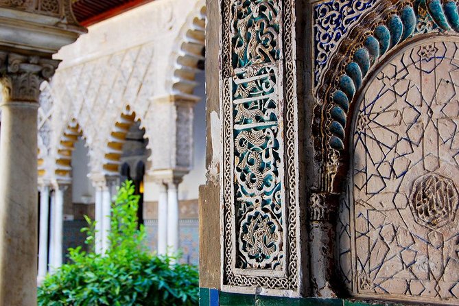 Private tour One day in Seville - Plaza de España, Tobacco Factory exterior, and Torre del Oro for the classic Seville photos
