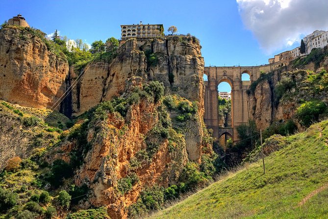 Private Tour Ronda and White Villages from Seville - Price and Value for Up to 8: What You’re Paying For