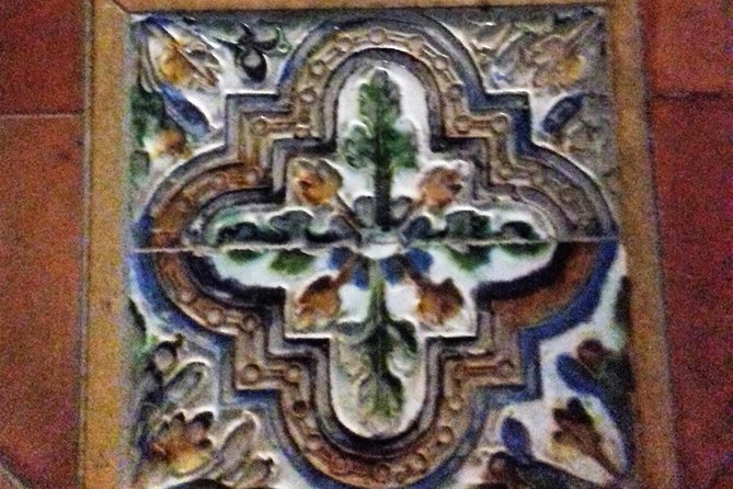 Private tour Royal Palace+Cathedral - Seville Cathedral highlights: chapels, treasure, Chapter hall, and the Columbus grave
