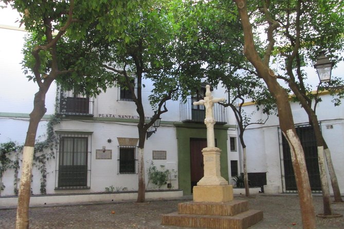 Private tour through the old Jewish neighbourhood. - Meeting Points, Pickup, and How to Start Smoothly
