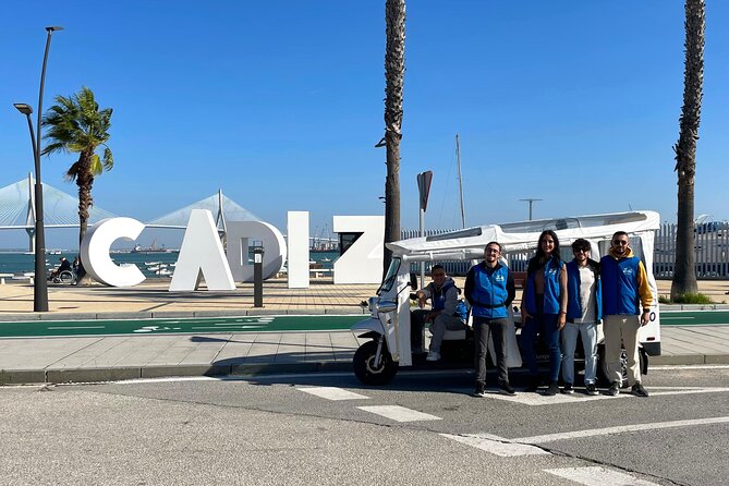 Private VIP Tour in Tuk Tuk Cadiz - Alameda Apodaca to Plaza de la Mina: Palms, Gardens, and Café Time