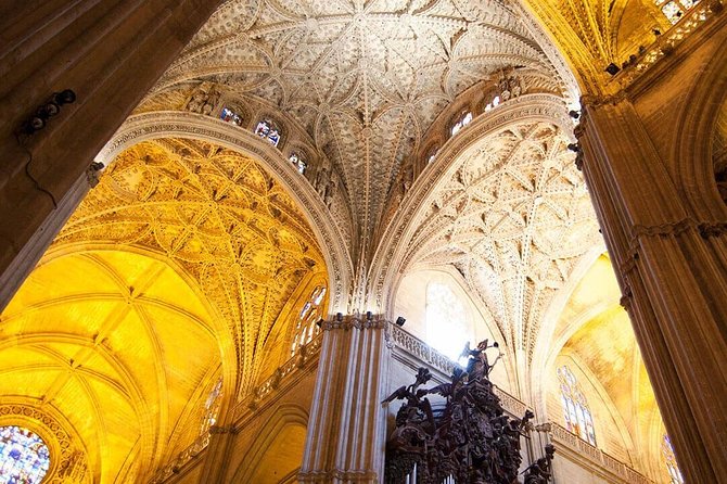 Private visit to the Alcazar and the Cathedral of Seville - Price and value: what the fixed group rate really means