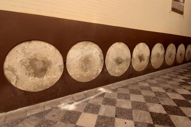 Private visit to the Jewish Quarter of Seville (Sta. Cruz and San Bartolomé Neighborhoods) - Iglesia de Santa Maria la Blanca: old synagogues, now a church